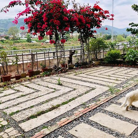 Tit Mit Homestay カオバン エクステリア 写真